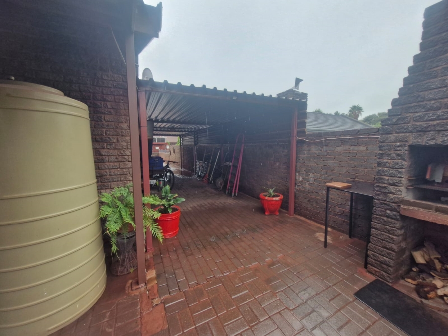 4 Bedroom Property for Sale in Kathu Northern Cape